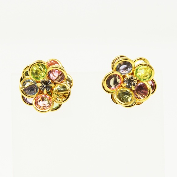 Jewelry - Adorable Flower stud earrings